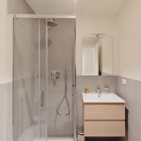 Gohost - Modern And Bright With Terrace And Balcony Daire