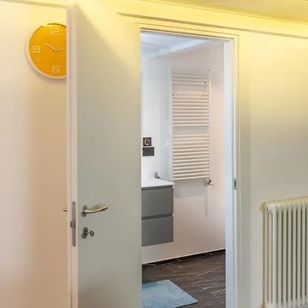 Apartment Luxury Design Studio Clefi *