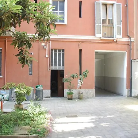 Natalia's 2-rooms Cozy Flat, Only 10 Min To Duomo *