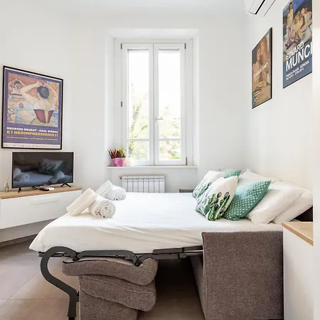 Apartment Urban Nest