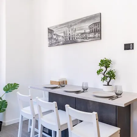 5 Stars Flat, Next To Subway, 3 Stops To Duomo, Ac & Wi-fi Apartmán