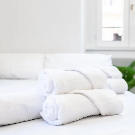 5 Stars Flat, Next To Subway, 3 Stops To Duomo, Ac & Wi-fi Apartmán