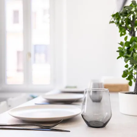 5 Stars Flat, Next To Subway, 3 Stops To Duomo, Ac & Wi-fi Apartmán Milán