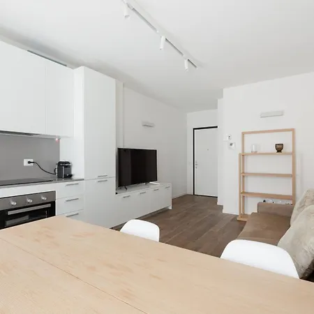 Stazione - Moderno Bilocale Di Design * Milano