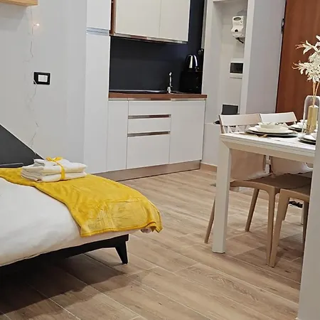 Apartment Jonathan - Citta Studi & Porta Venezia -