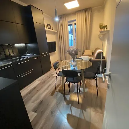 Elegante 80mq Vicino Sempione Apartment *