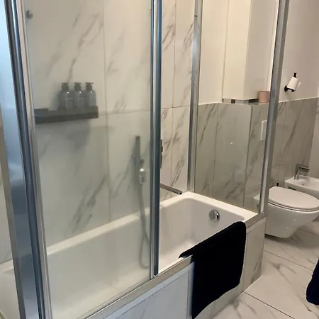 Elegante 80mq Vicino Sempione Apartment