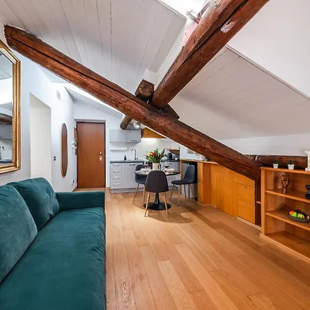 Apartman The Mirror Attic - Moscova Brera
