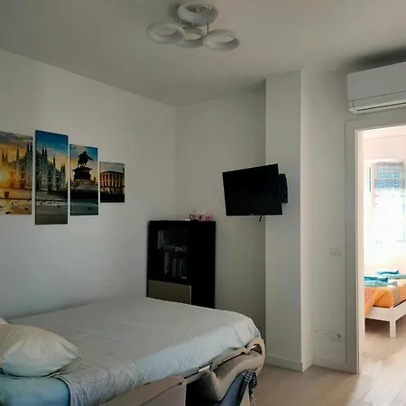 Bilocale Metro 4 - Linate Airport E Duomo 10 Min מילאנו