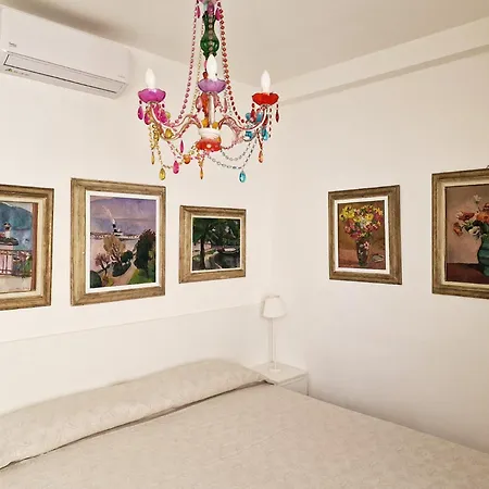 Pier's House - Attico A 3 Chilometri Dal Centro Apartamento *