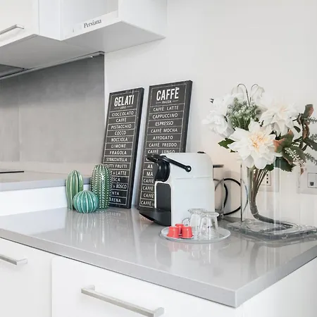 Easylife - - G Emiliani 1 115 - Porta Romana Appartamento