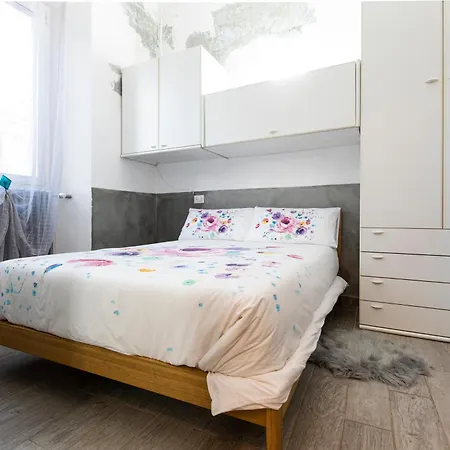 Relax A 4 Salti Dai Navigli Гостевой дом 4*