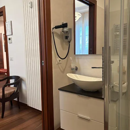 Enjoy Skyline 4* Milano