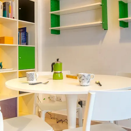 Appartement Italianflat - Navigli Studio, Garden View Milaan