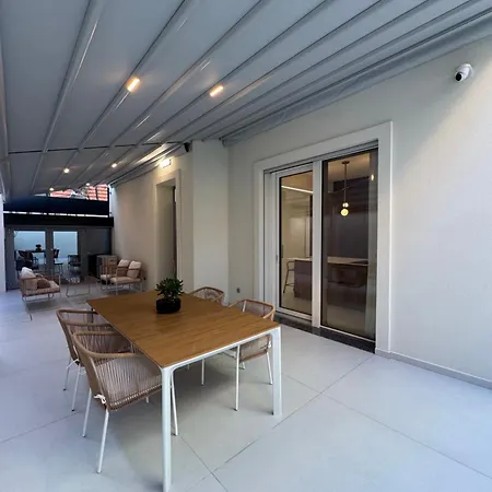 White House Con Posti Auto מילאנו