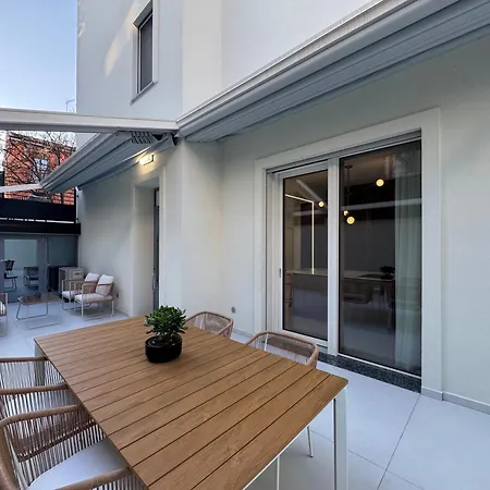 White House Con Posti Auto