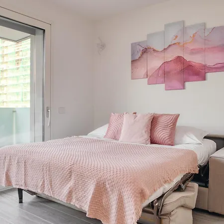 Apartament Pink In Financial District 4 Pax *