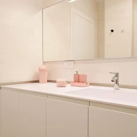 Pink In Financial District 4 Pax * Mediolan