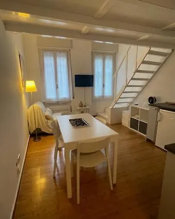 Apartment Two-room San Babila Milan