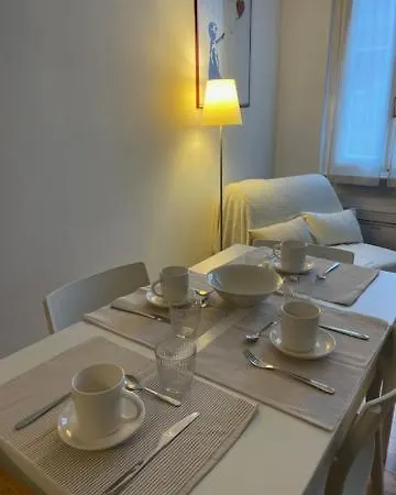 Two-room San Babila شقة *