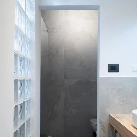 Maison Saint Michel Monte Nero Milan