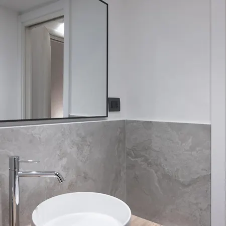 Maison Saint Michel Monte Nero Milan