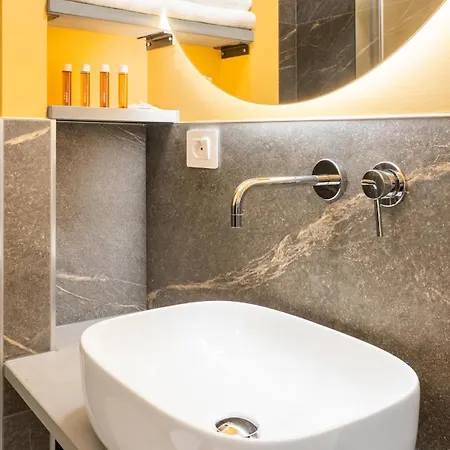 Nuovo - Con Due Da Letto Appartement