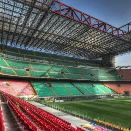 Free Park, 100m From San Siro, Derby
