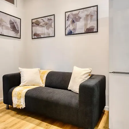 Apartment Joivy Elegant & Modern In Isola District Milan