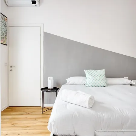 Joivy Elegant & Modern In Isola District *