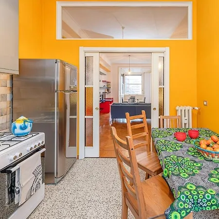 Apartment Mondrian Style House *