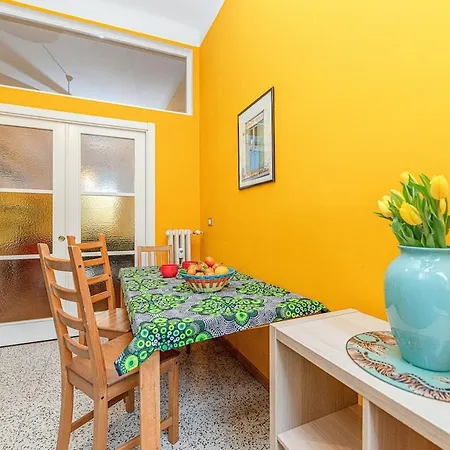 Mondrian Style House Apartment *