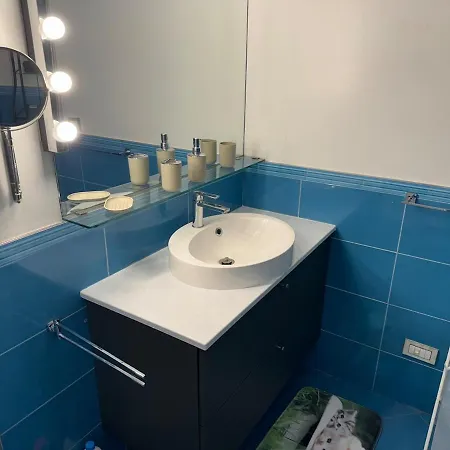 Spacious Three In Corso Vercelli, In The Center Apartamento