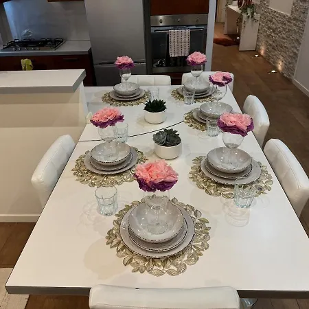 Spacious Three In Corso Vercelli, In The Center