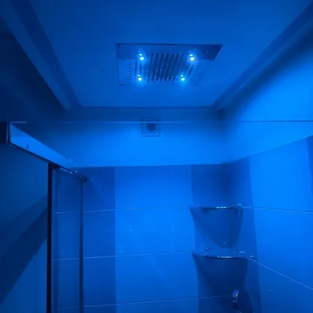 Apartamento Spacious Three In Corso Vercelli, In The Center *