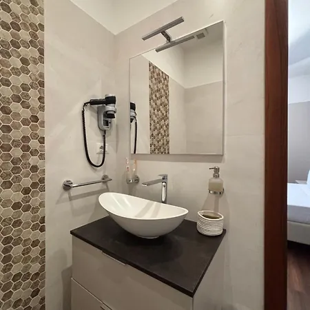 Enjoy Skyline Gæstehus Milano