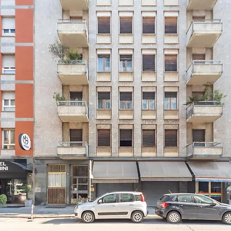 Repubblica-stazione Big House Skyline View 4 Pax Check In H24 Апартаменты *