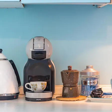 Апартаменты Repubblica-stazione Big House Skyline View 4 Pax Check In H24 *