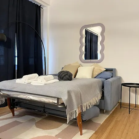 Eleganza Milanese Near Duomo & Metro Daire Milano