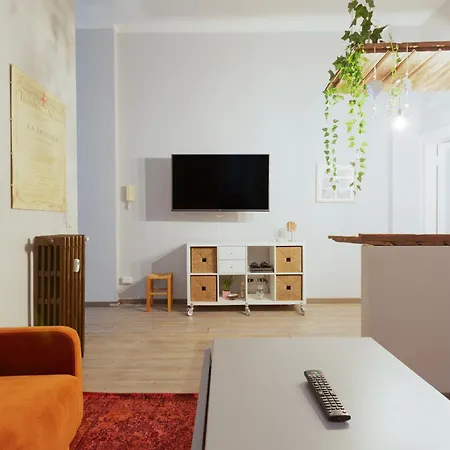 Isola - Garibaldi - Ampio Bilocale Moderno