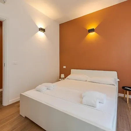 Costanza Luxury * Milaan