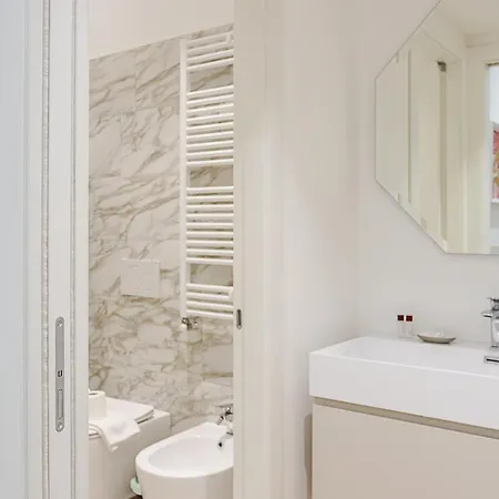 דירה Art-filled In Centro מילאנו