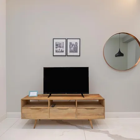 Xenia - Spacious Three-room In Moscova Area *