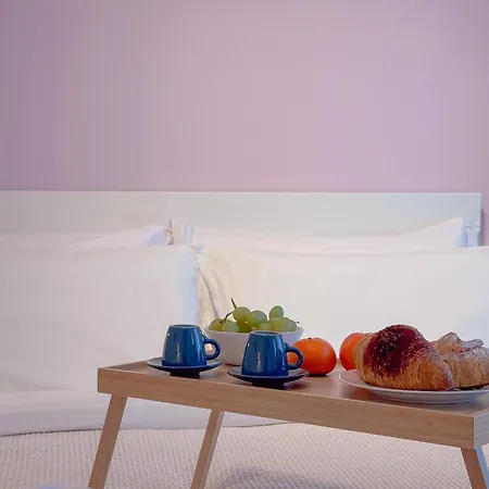 Spacious With Balcony And 2 Bathrooms By Host Hero *