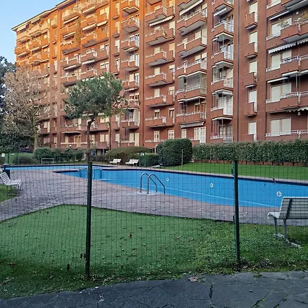 Sky View With Swimming Pool, Ac, Wifi, M2 Bed and Breakfast