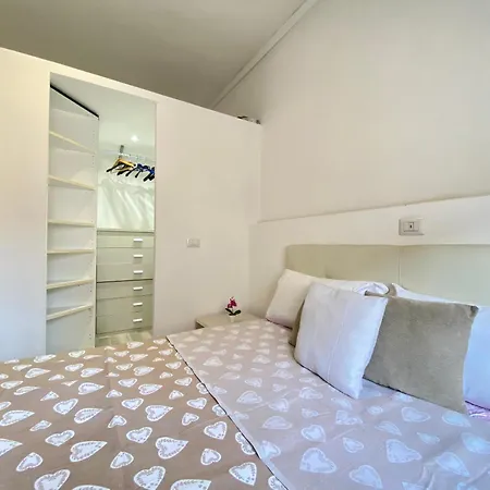 Apartment Lugano S&s Home, Moderna E Tranquilla, Vicino Al Centro Di Milano, Con Parcheggio Gratuito Esterno *