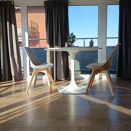 Sky View With Swimming Pool, Ac, Wifi, M2 Bed and Breakfast 4*