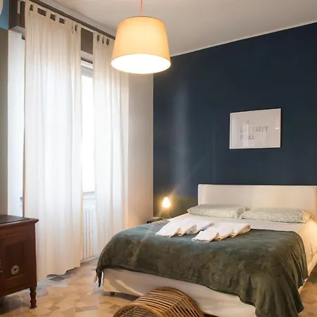 Exclusive Deluxe Between Duomo & San Siro