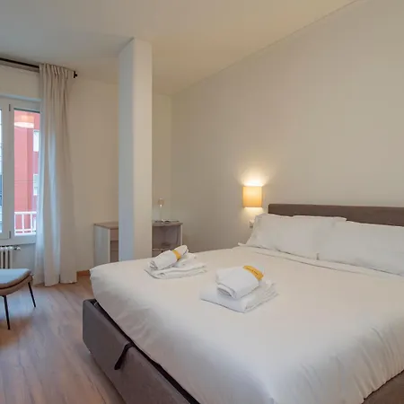 Spacious 2bdr With Balcony Arco-sempione Area, By Rentopolis Appartement Milan