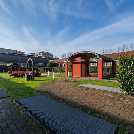 Apartment Red Lofty - Parcheggio Privato - 2 Fermate Da Rho Fiera, Mico E Bovisa *